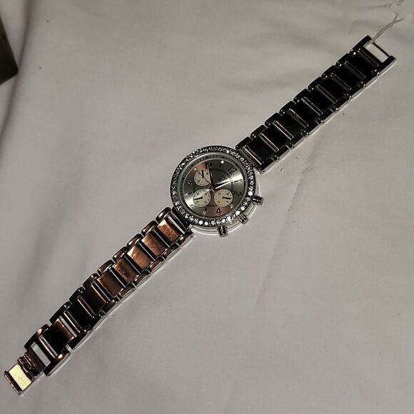 Women’s Brand New Watch NY & C Silvertone with Crystal Bezel & 3 Faux Subdials - Picture 2 of 11